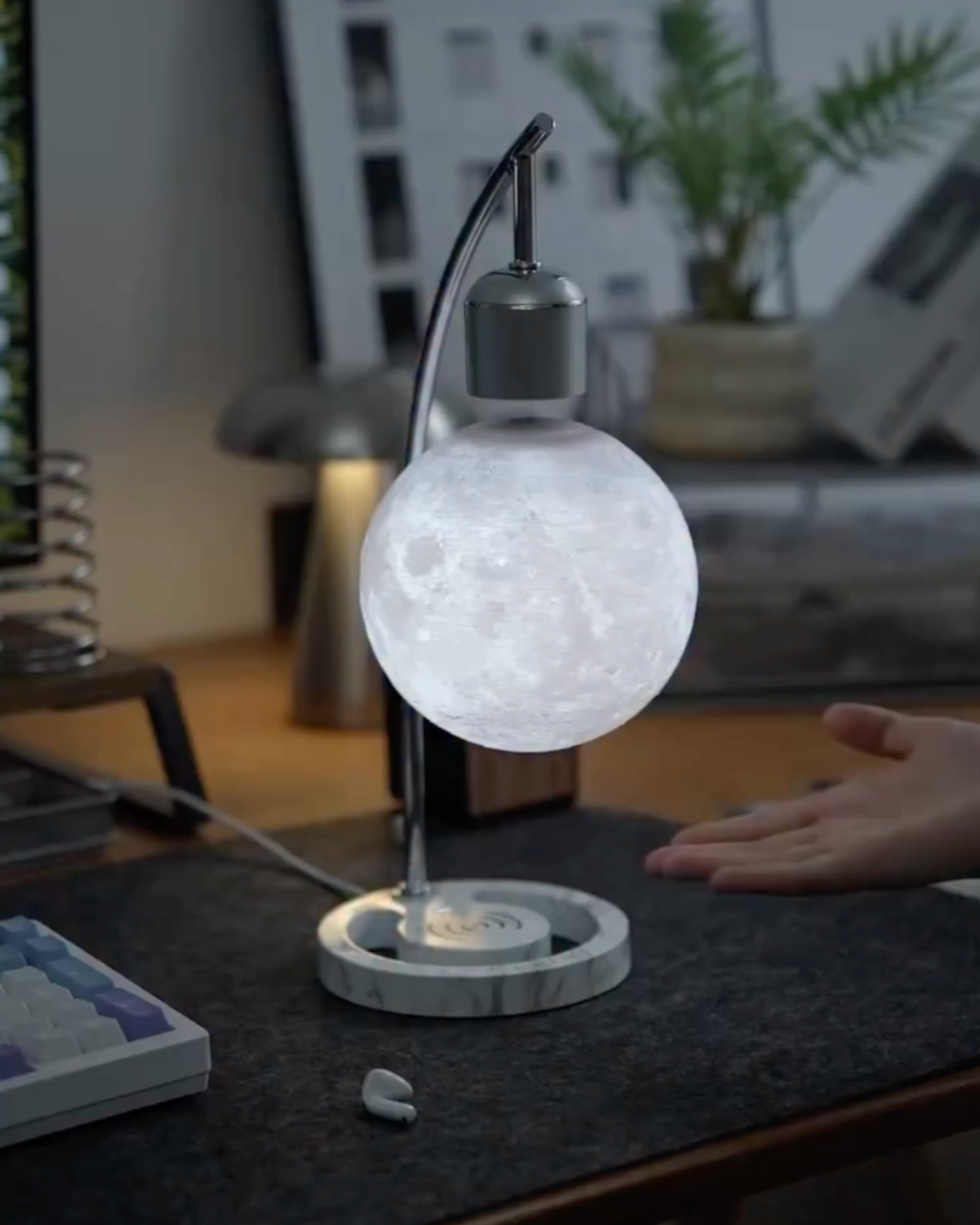 Wireless Levitating Moon Lamp